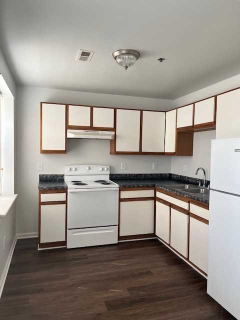 705 Hollins Street #321 - Photo 4 of 8