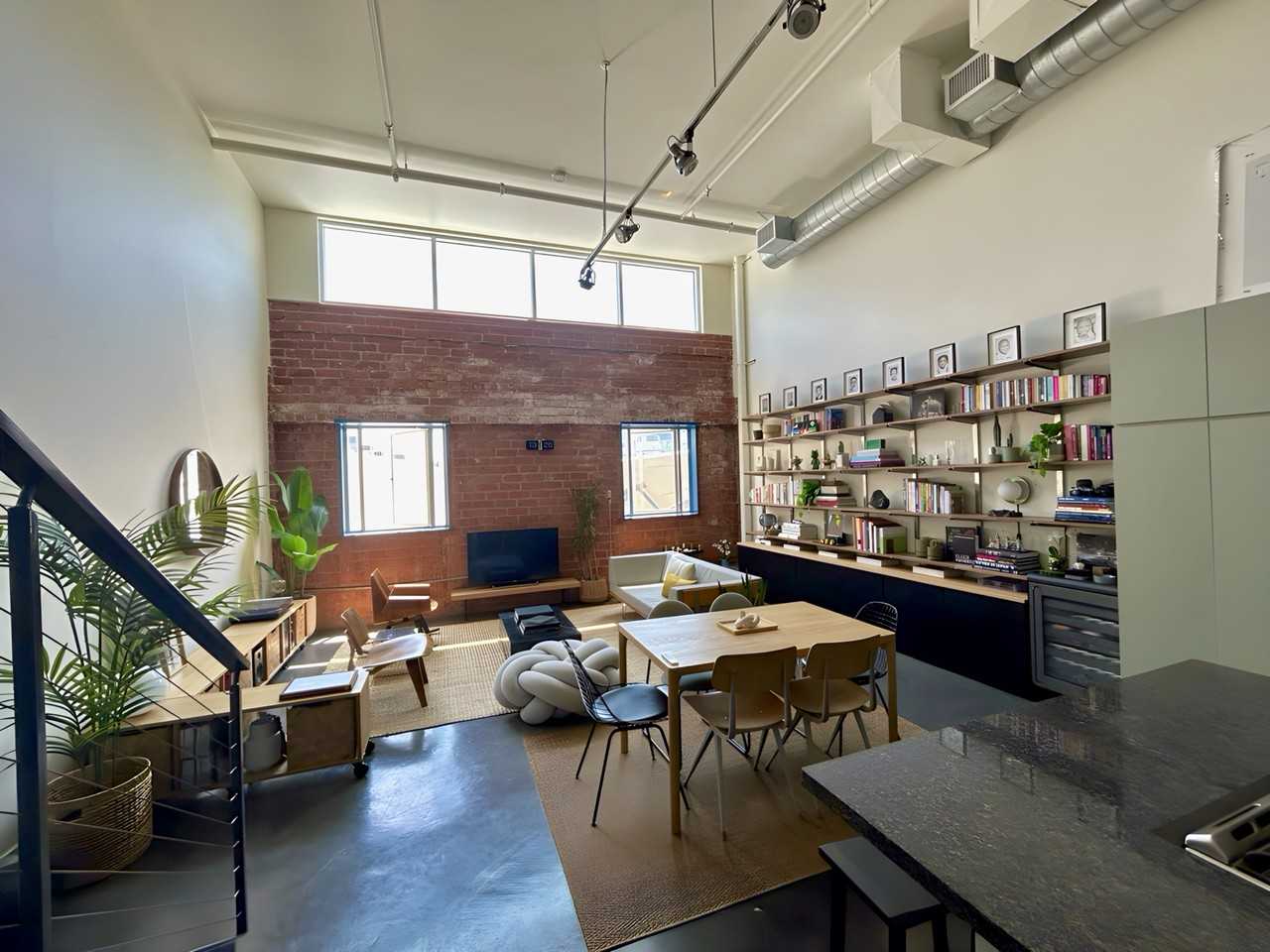 120 S Hewitt St - Photo 3 of 13