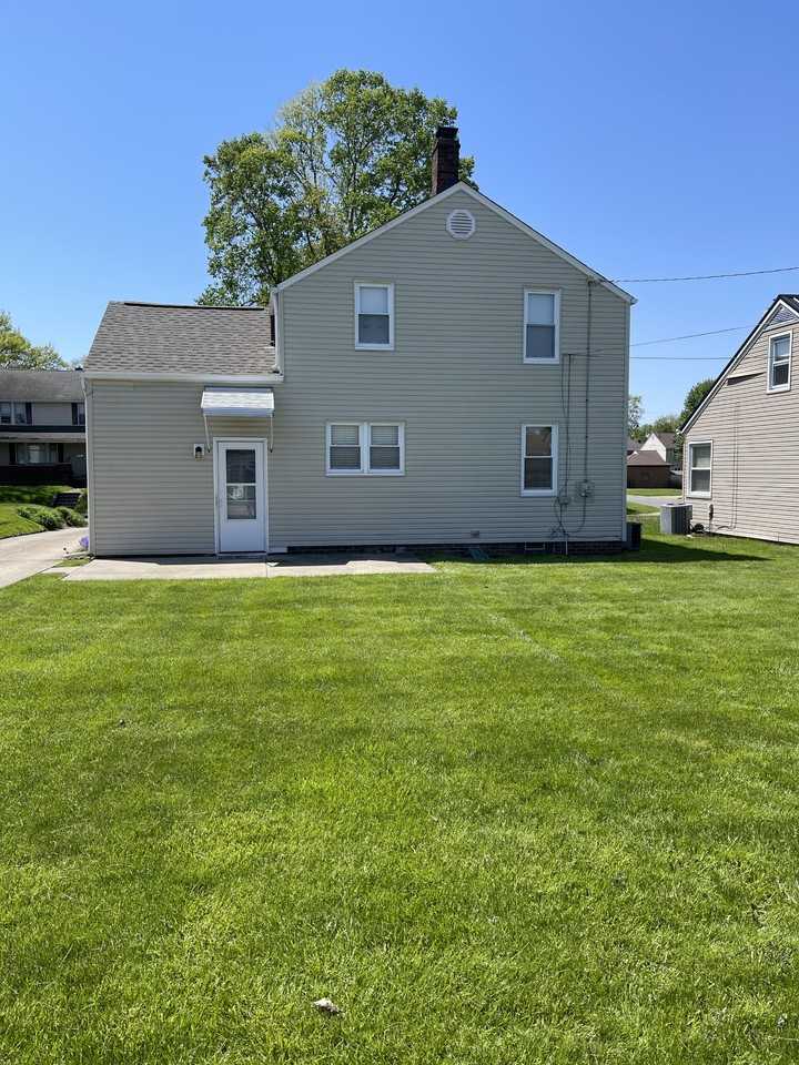 356 Montrose Ave Nw #NA - Photo 2 of 19