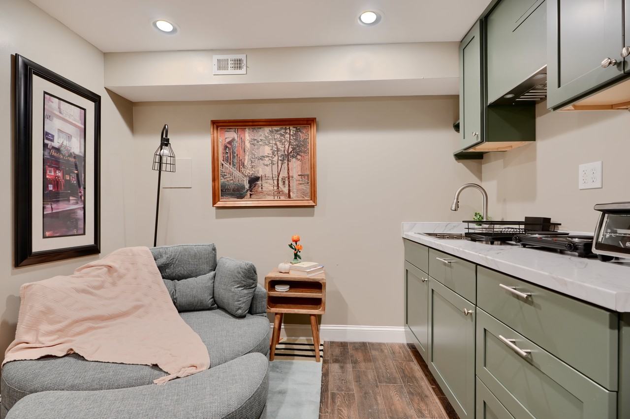 24 S Potomac St #NA - Photo 2 of 20