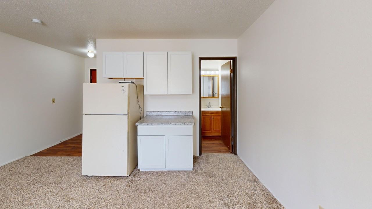 Ivy Gardens - Photo 2 of 6