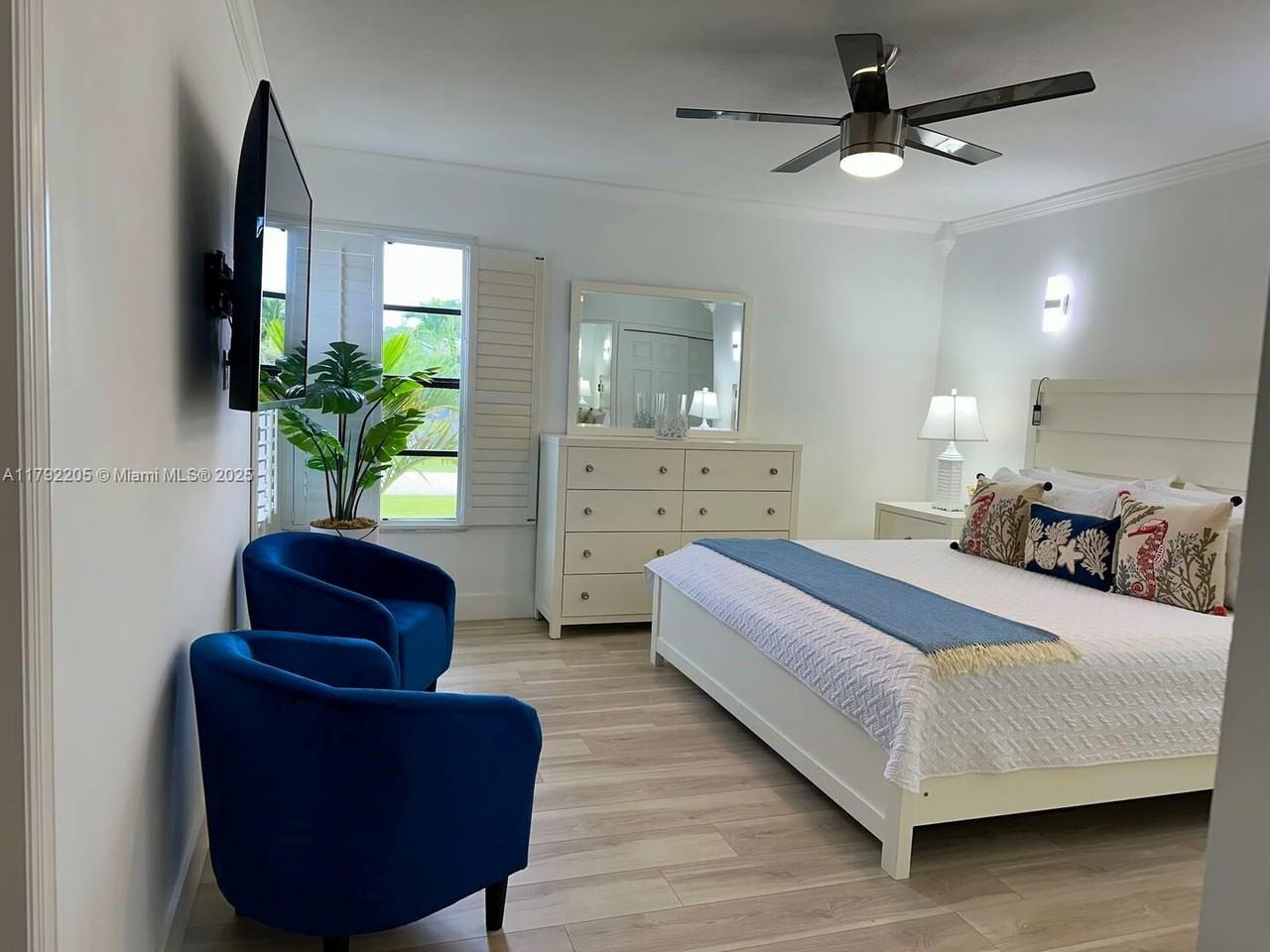 2515 Se Petit Ln - Photo 6 of 7