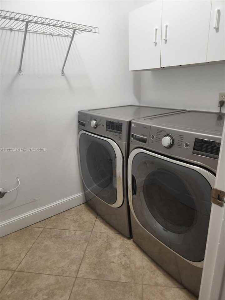 2515 Se Petit Ln - Photo 7 of 7