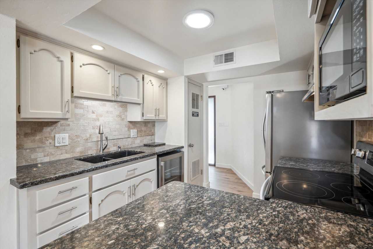 W Paradise Dr - Photo 3 of 11