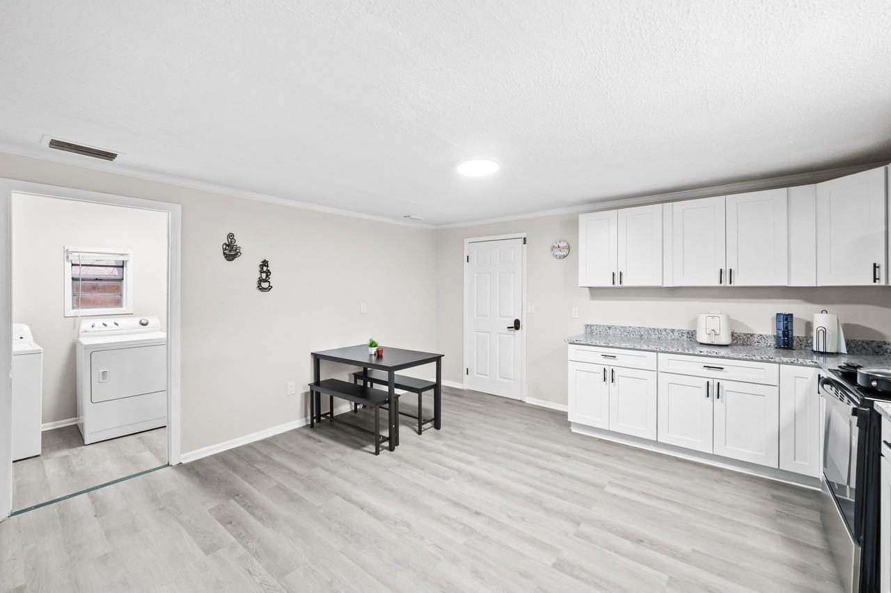 E 15th St - Photo 7 of 14