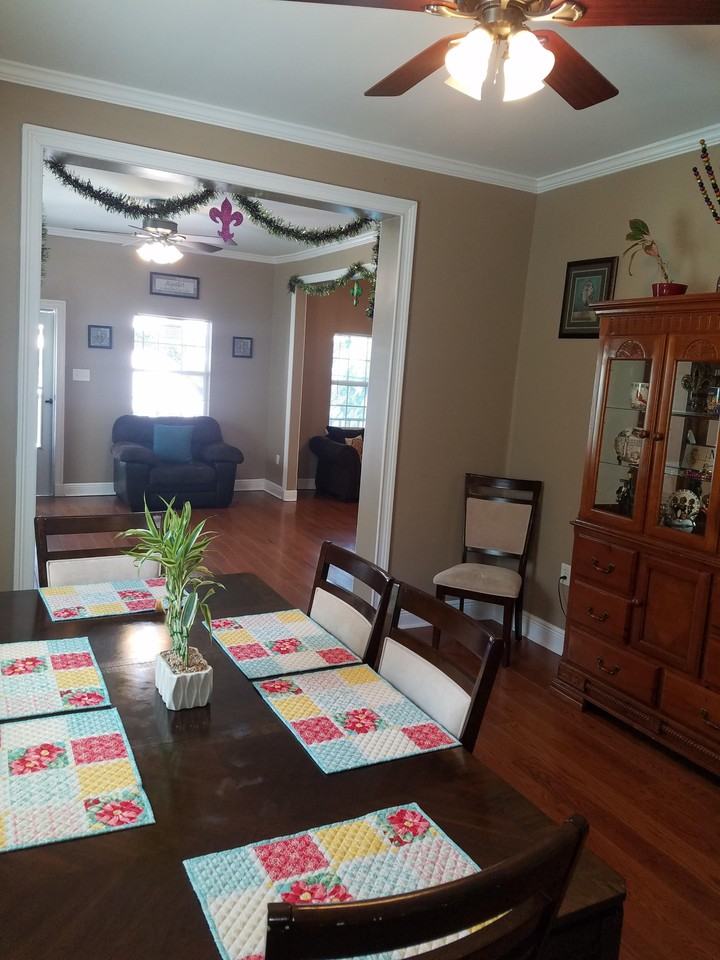 Banks St - Photo 5 of 10