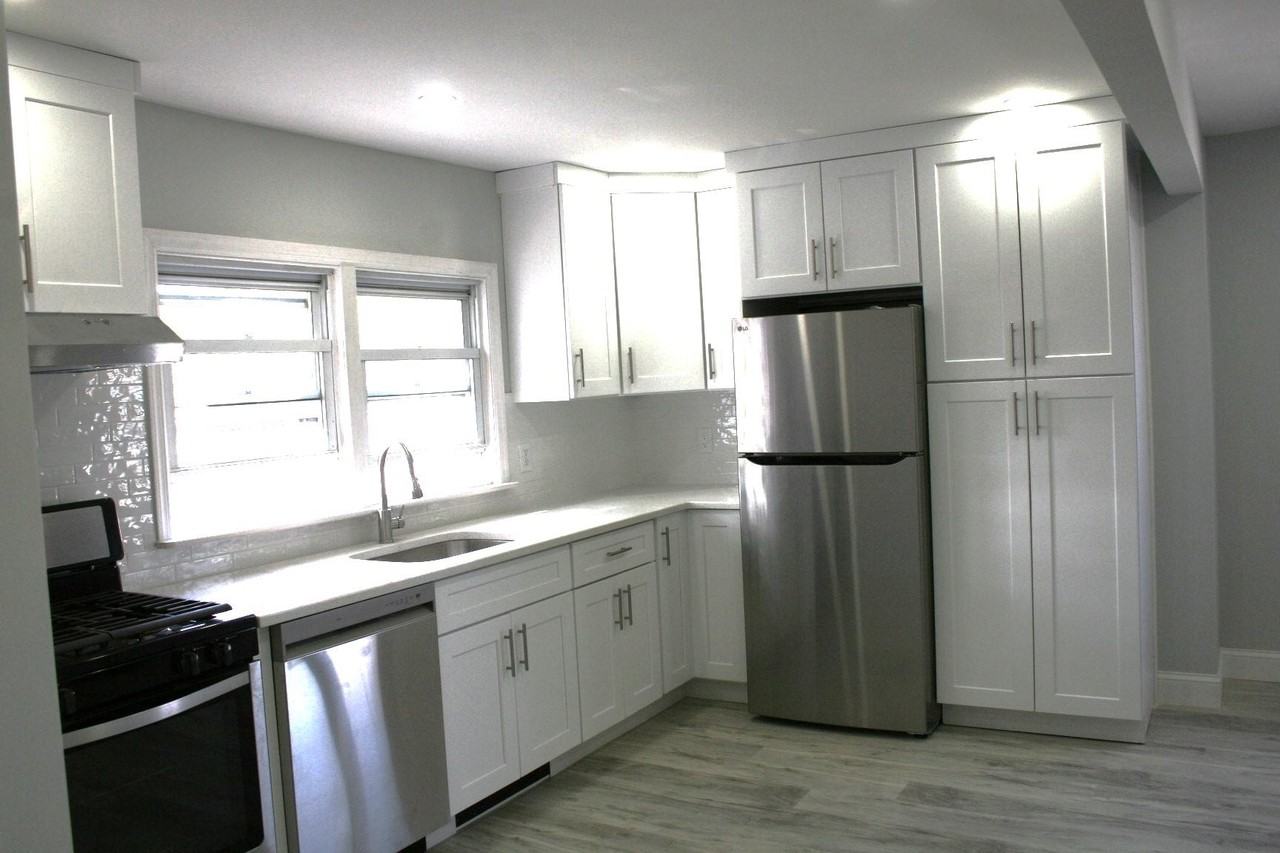 16 Butler Blvd ##2 - Photo 3 of 5