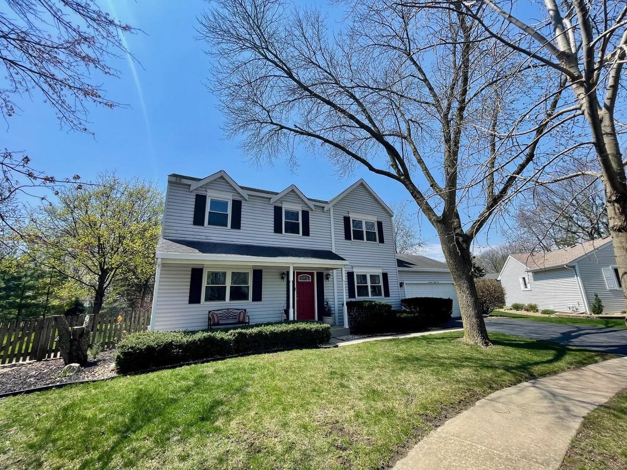 1725 Drake Ct - Photo 2 of 25