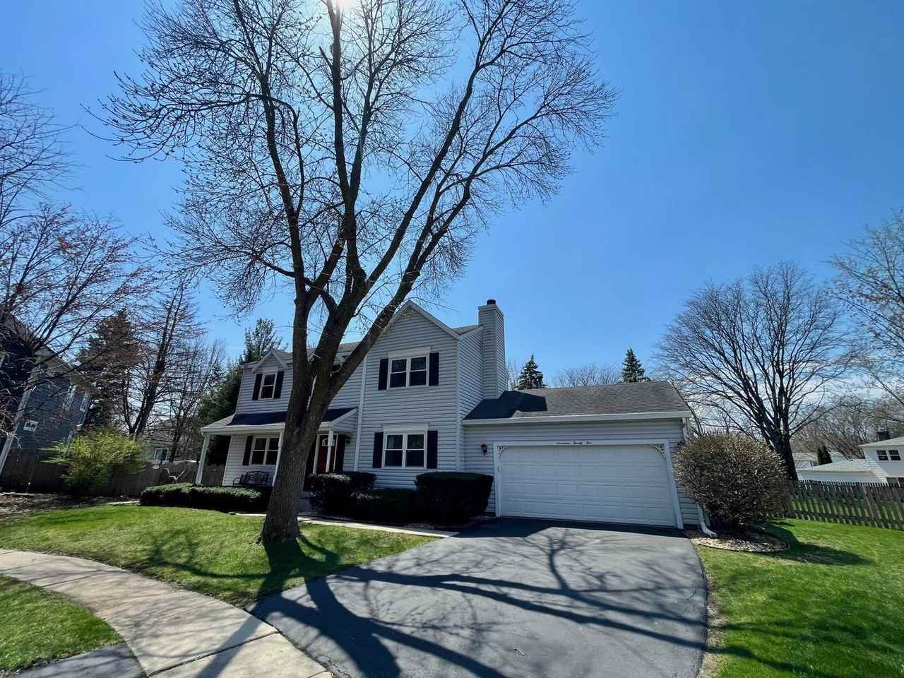 1725 Drake Ct - Photo 3 of 25