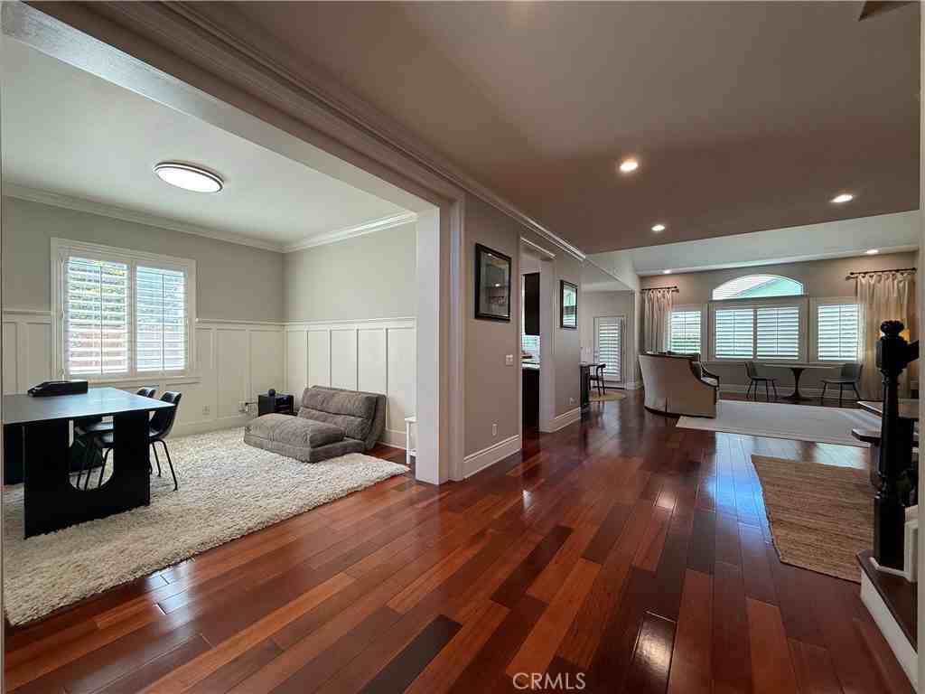 12210 Vista Ct - Photo 5 of 50