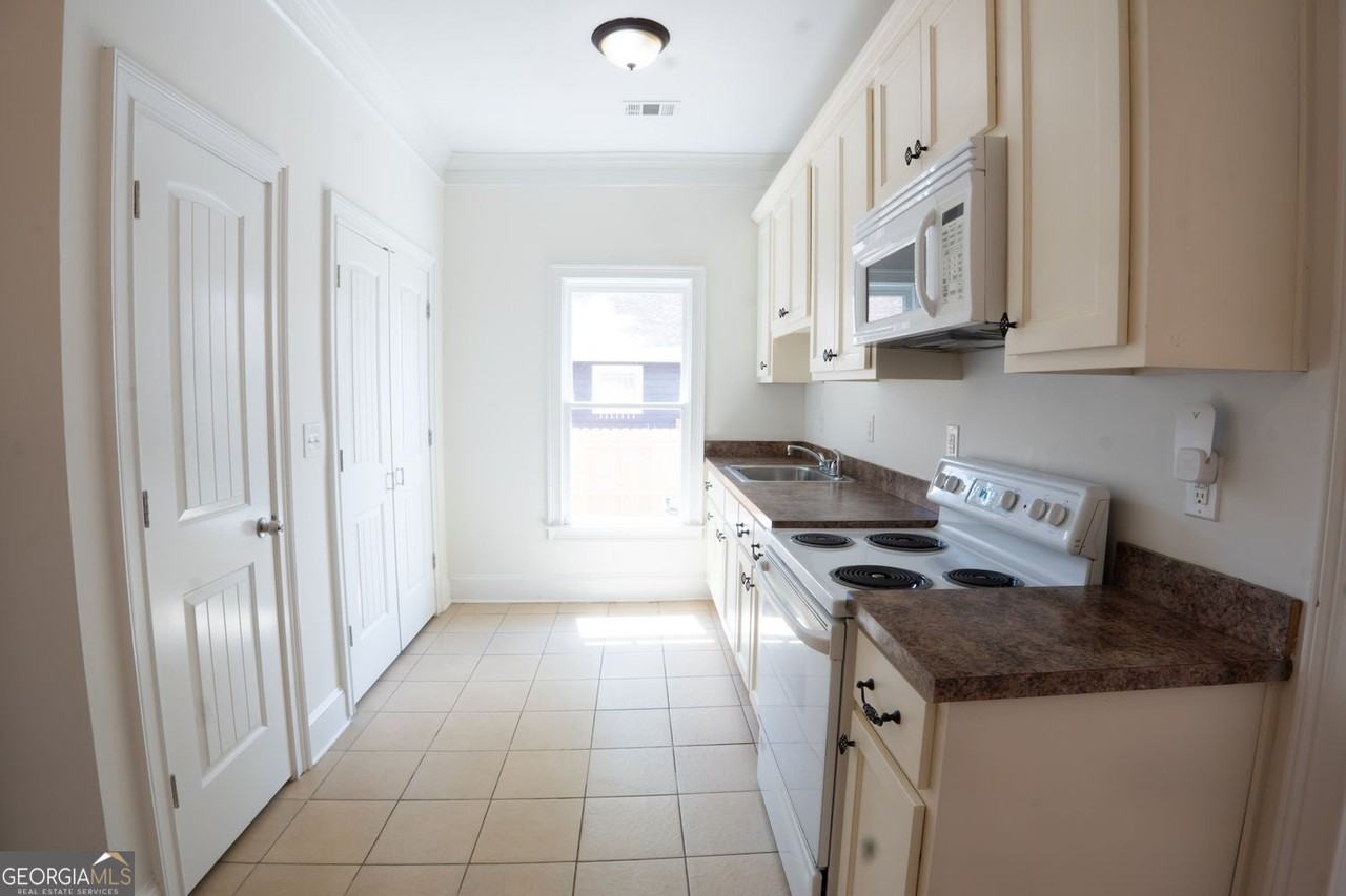 825 Brookline St Sw - Photo 3 of 14