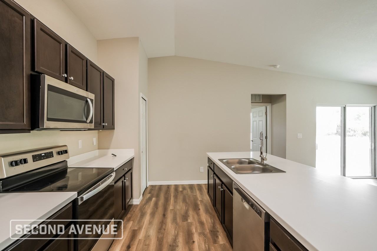 2512 54th St Sw - Photo 2 of 25