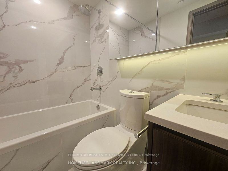 Spadina Ave. & Bremner Blvd - Photo 7 of 15