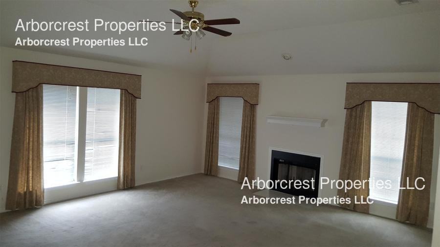 2416 Garden Park Ct - Photo 2 of 8