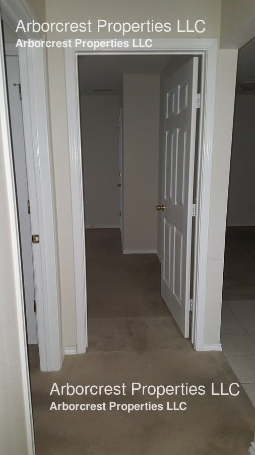 2416 Garden Park Ct - Photo 3 of 8