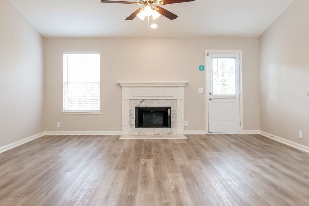 1008 Tom Hailey Blvd - Photo 3 of 16