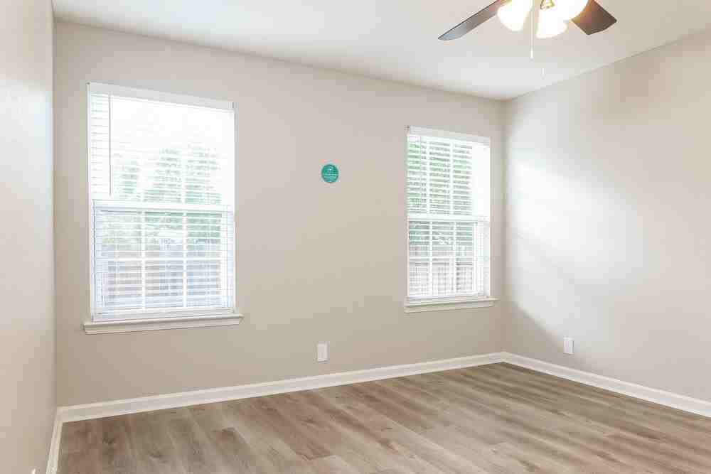 1008 Tom Hailey Blvd - Photo 6 of 16