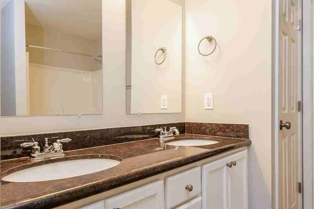 1008 Tom Hailey Blvd - Photo 7 of 16