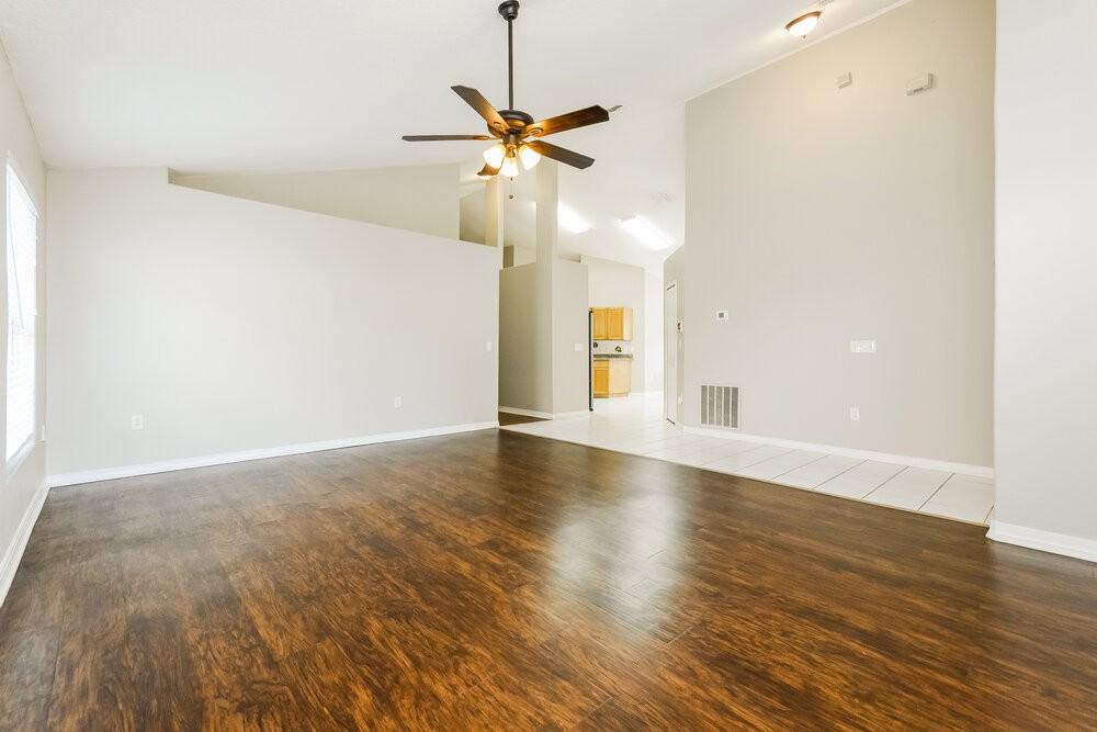 1718 Putney Cir - Photo 4 of 16