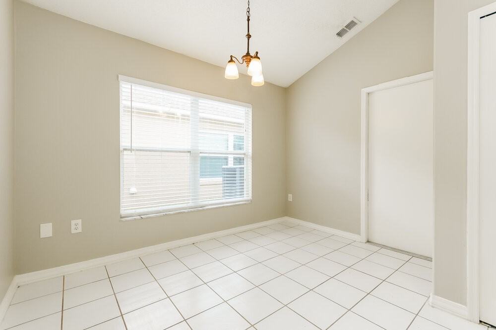 1718 Putney Cir - Photo 5 of 16