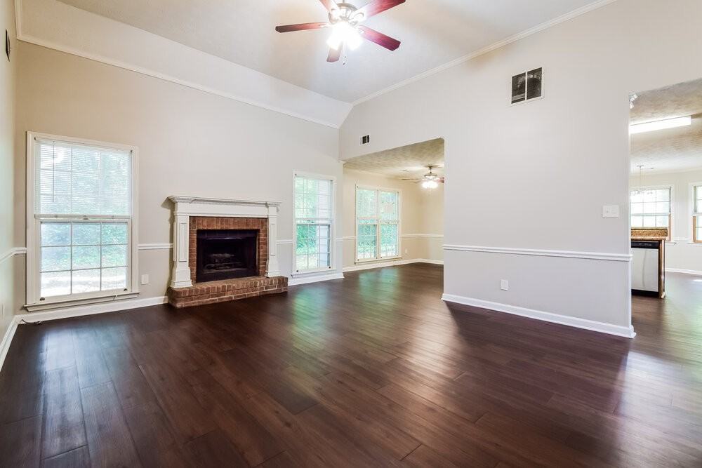 1204 Garden Path Se - Photo 4 of 16