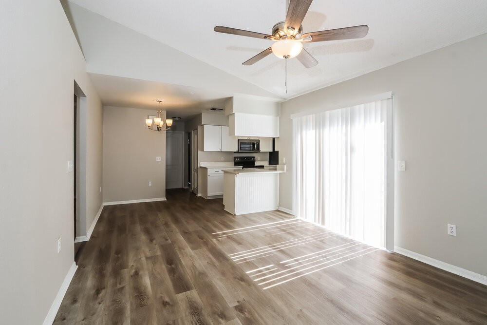 1023 Malletwood Dr - Photo 3 of 17