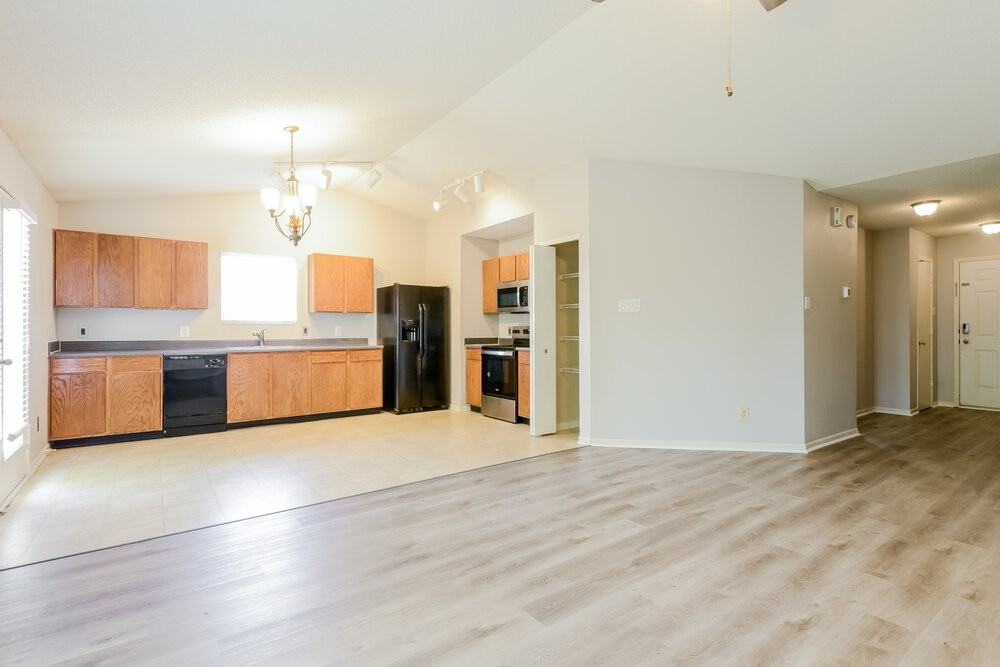 2989 Hearthside Dr - Photo 4 of 16