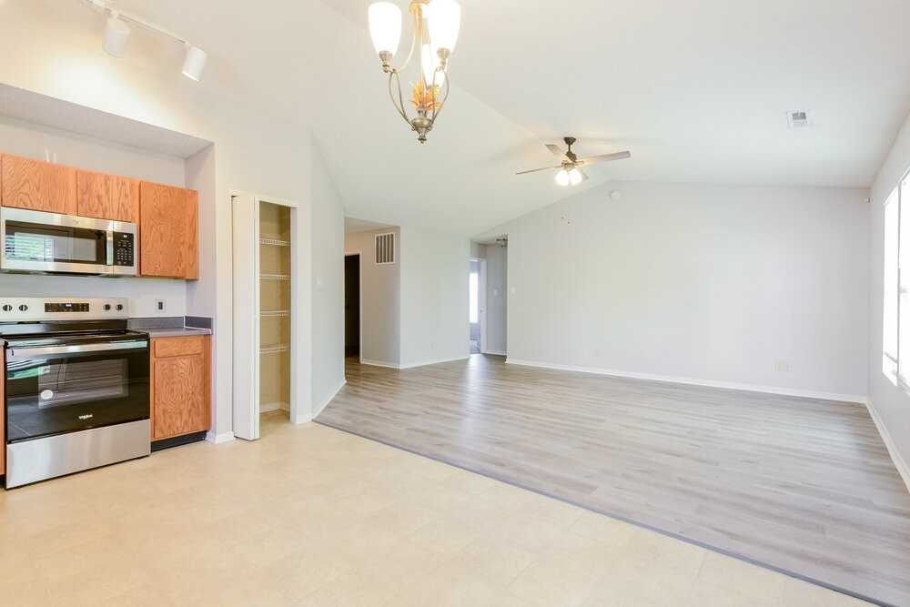 2989 Hearthside Dr - Photo 5 of 16