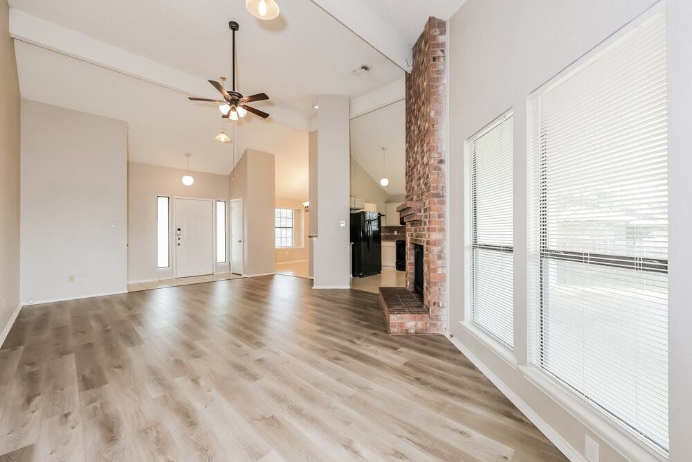 6423 Woodstream Trl - Photo 3 of 16