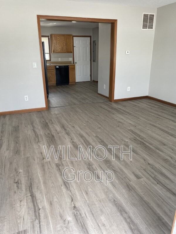 6291 E South St - Photo 3 of 13