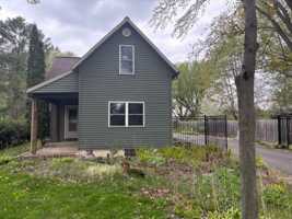 featured image of 327 George St