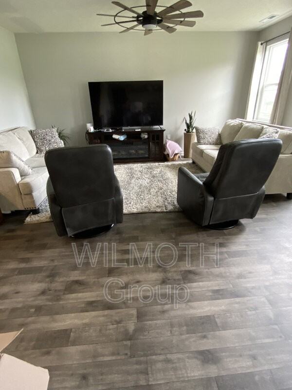 622 Donegal Dr - Photo 2 of 16