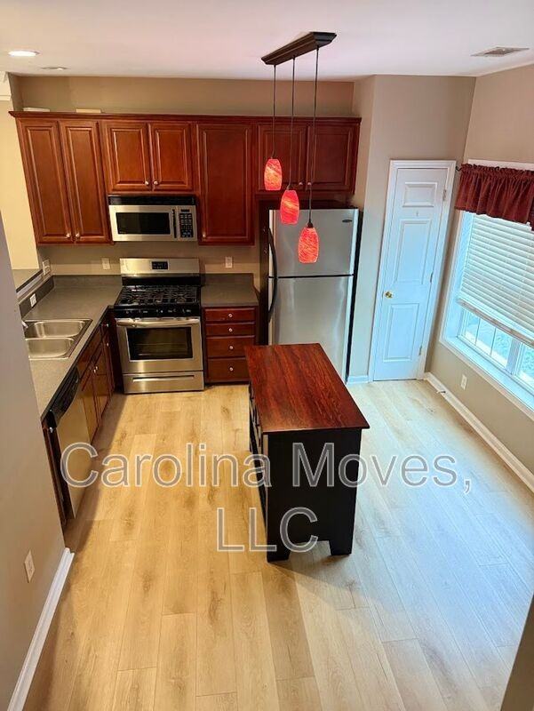 626 Montreux Dr - Photo 5 of 16