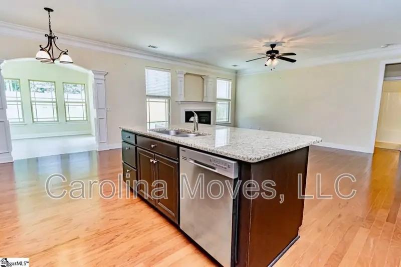 4 Cedarhill Ct - Photo 6 of 26