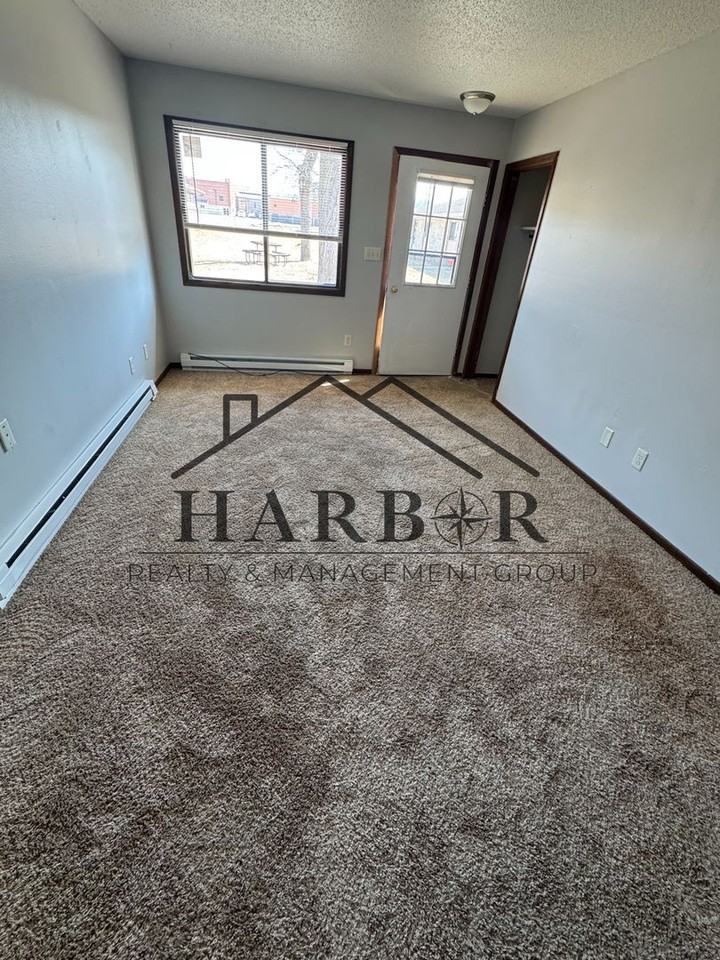 622 Greene St - Photo 5 of 12