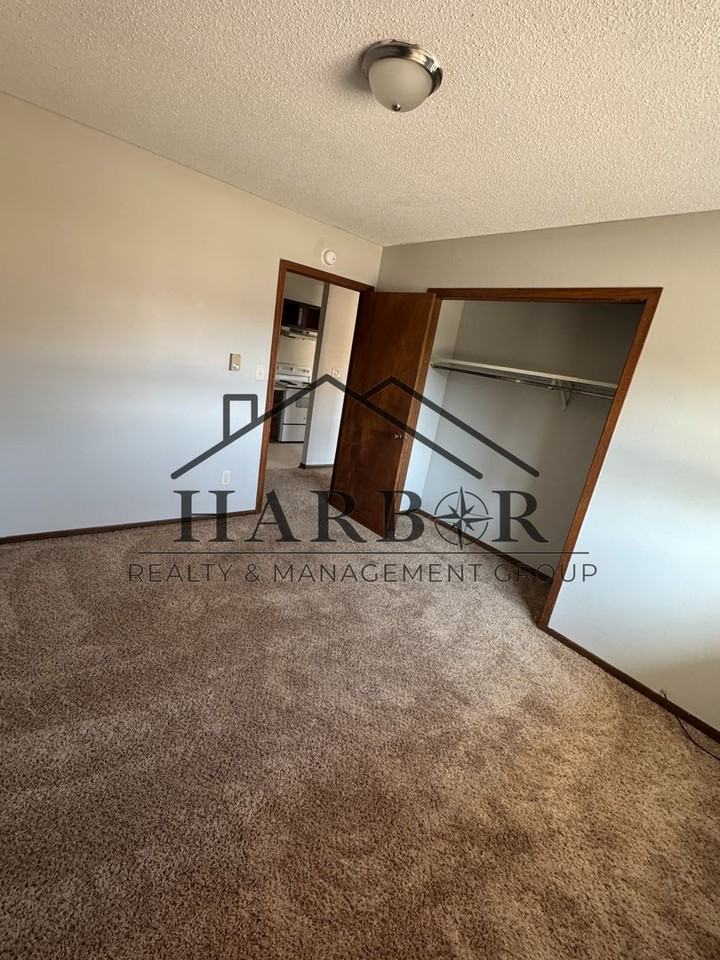 622 Greene St - Photo 7 of 12