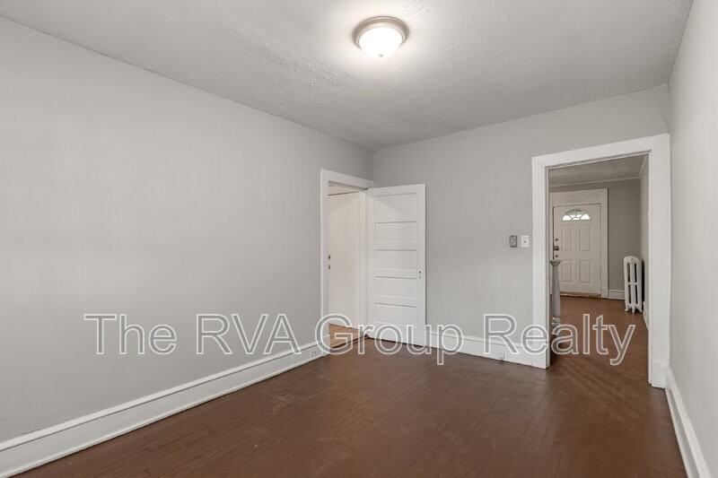 2611 Grayland Ave - Photo 7 of 41
