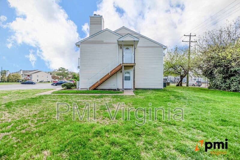 631 Bluff Ct - Photo 2 of 22