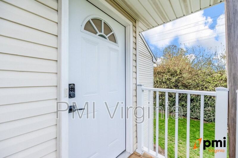 631 Bluff Ct - Photo 3 of 22