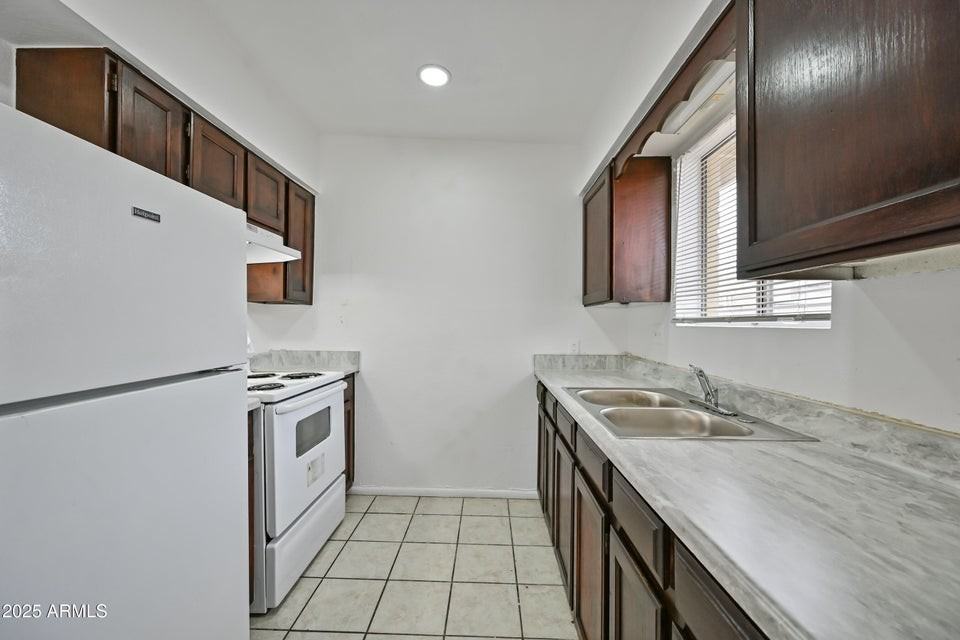 1104 North Wedgewood Drive - Photo 3 of 12