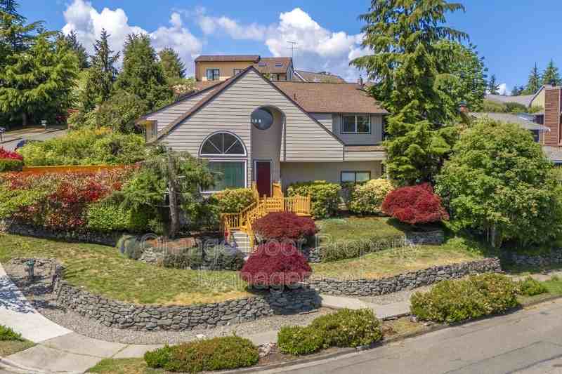 3602 Nassau Ave Ne - Photo 2 of 43