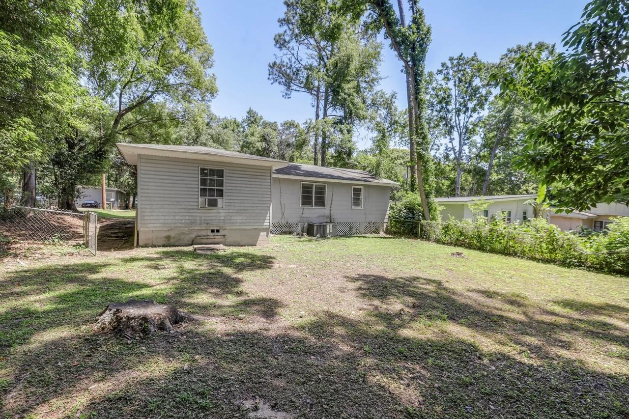 1621 Mayhew St - Photo 2 of 43