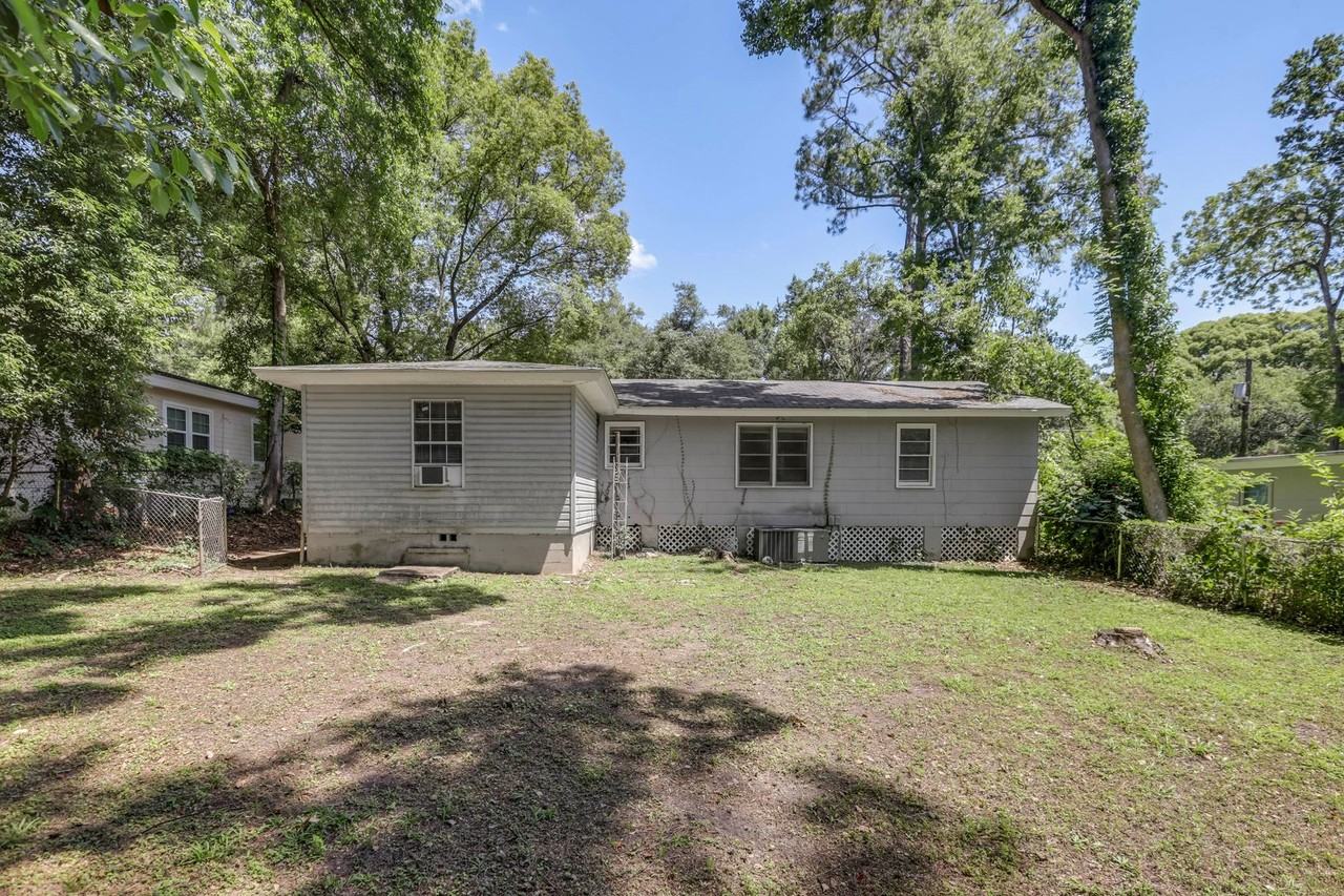 1621 Mayhew St - Photo 3 of 43