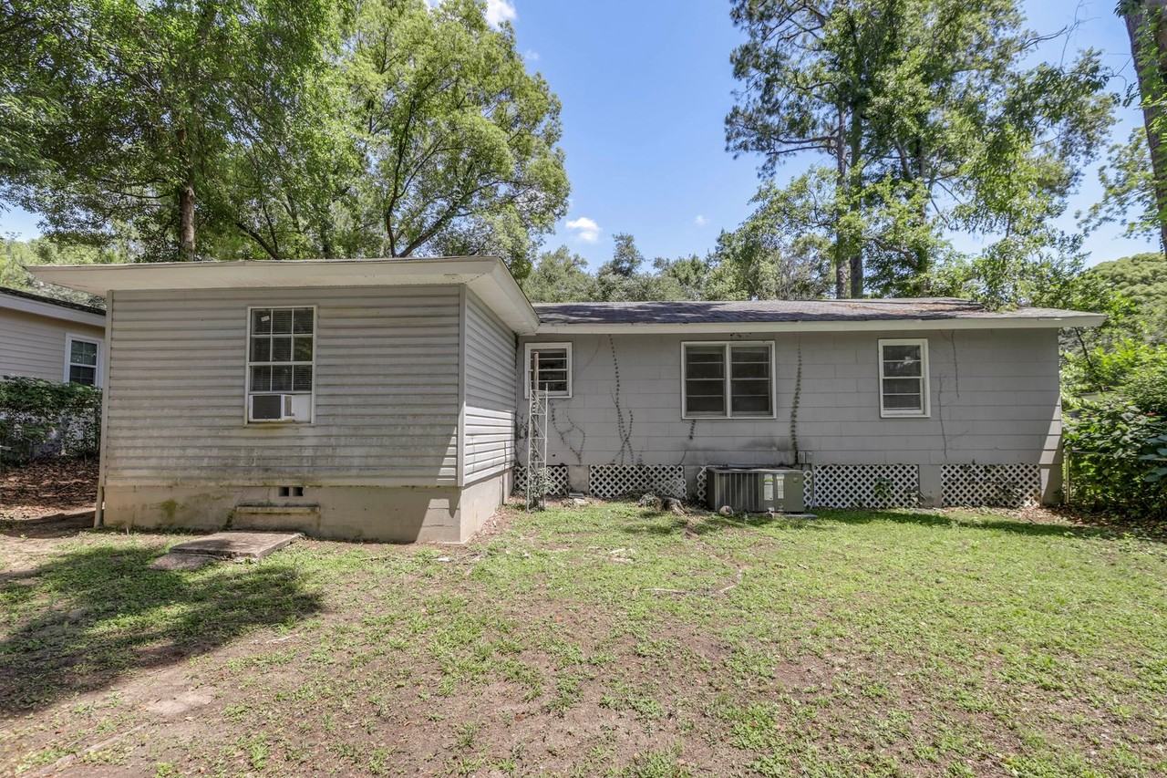 1621 Mayhew St - Photo 4 of 43