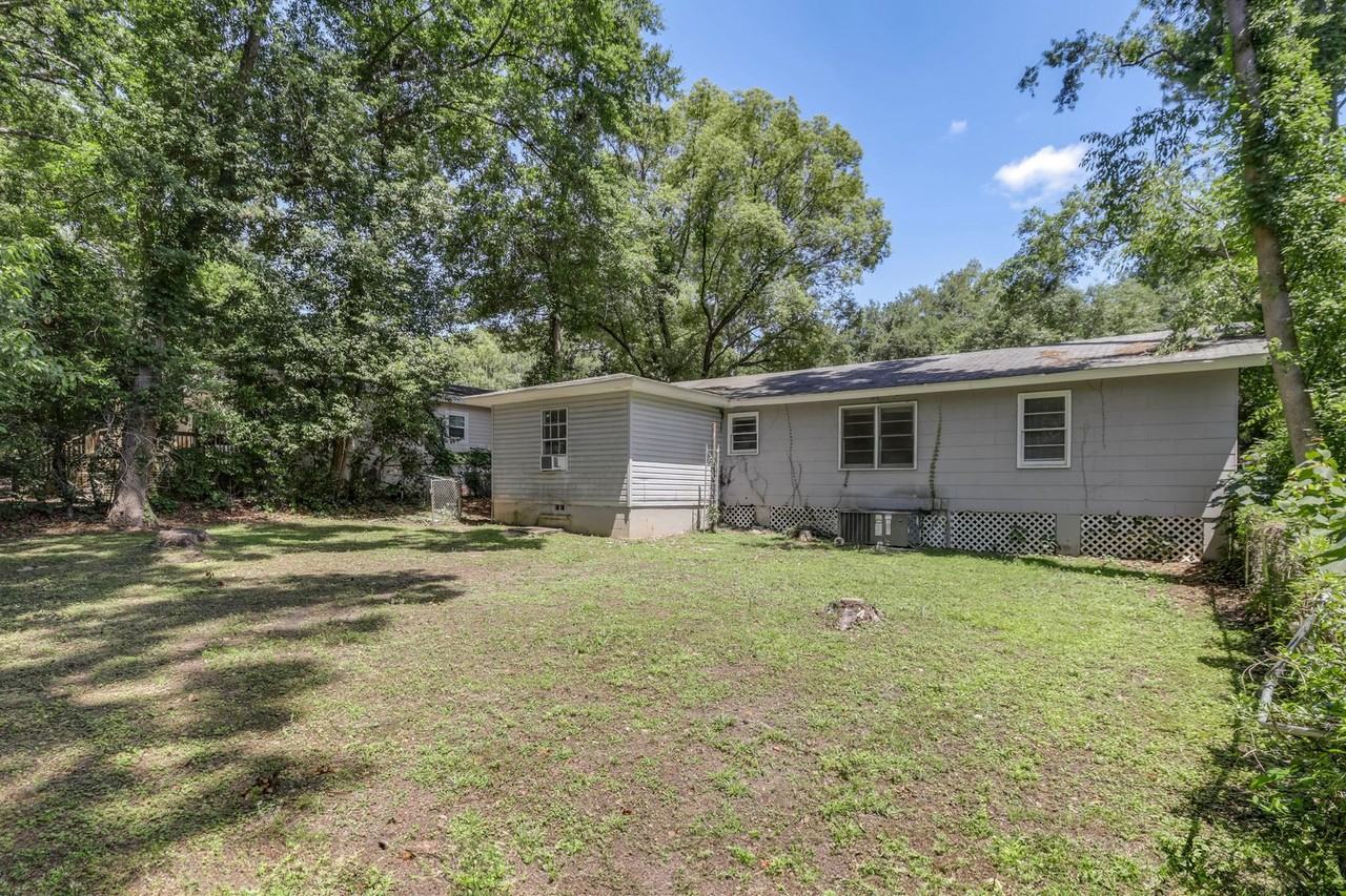 1621 Mayhew St - Photo 6 of 43