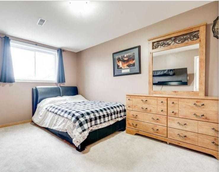 403 Britannia Avenue - Photo 3 of 5