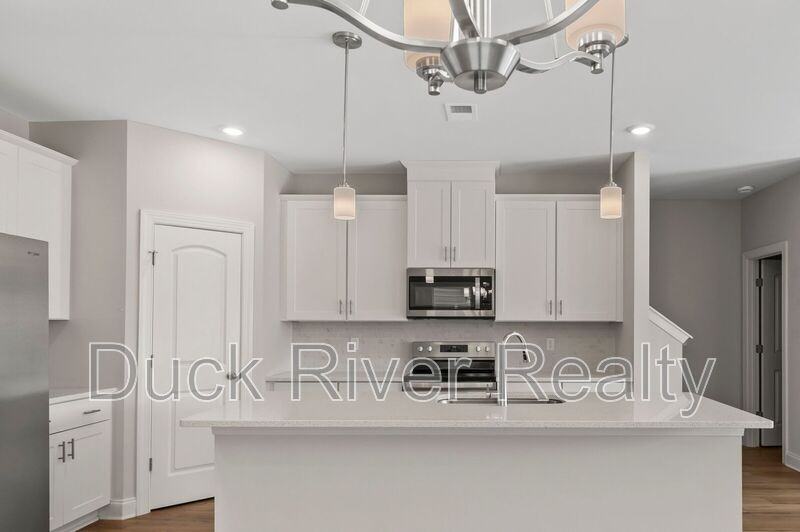Taylor Bnd - Photo 4 of 27