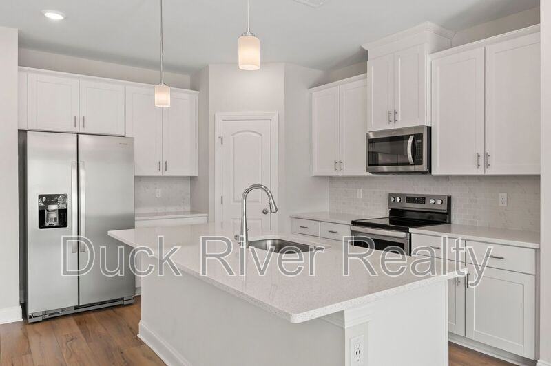Taylor Bnd - Photo 6 of 27