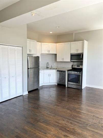 1854 West 18th Street - Photo 2 of 13