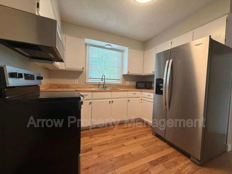 2616 South St - Photo 2 of 11